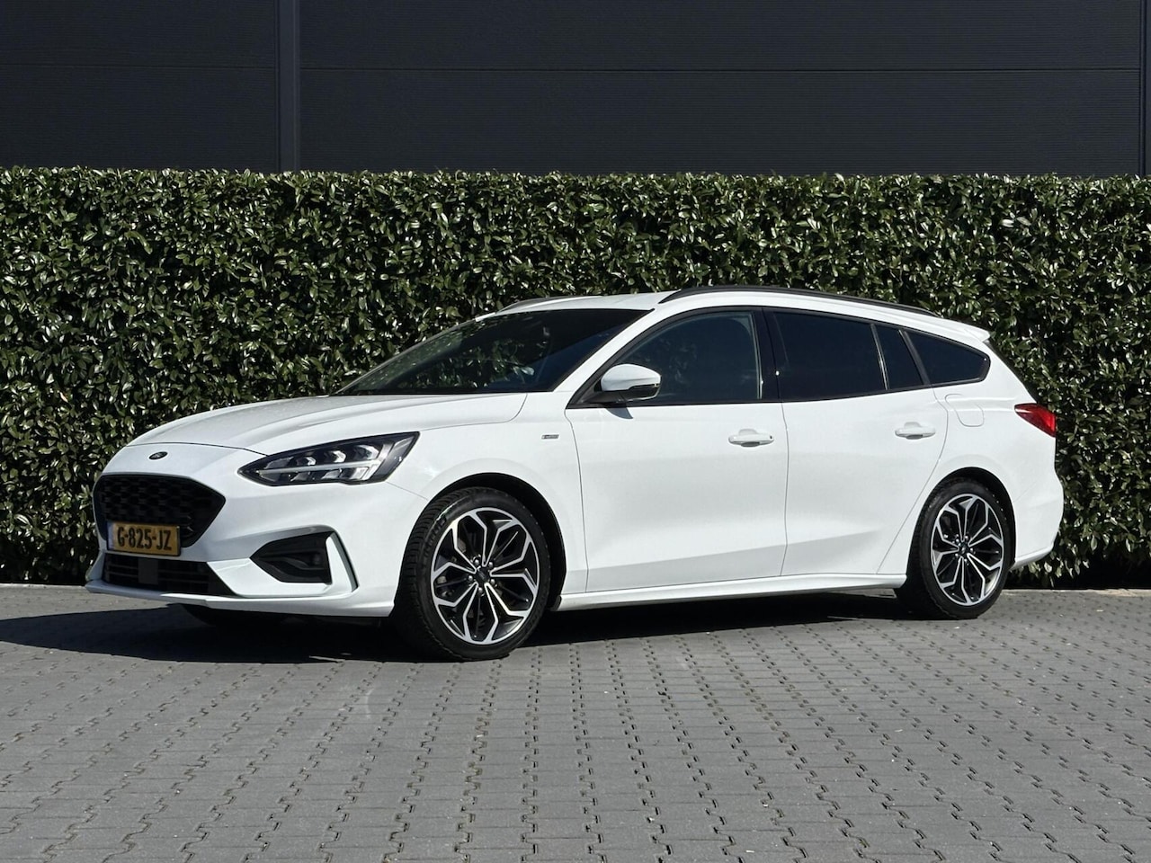 Ford Focus Wagon - 1.0 EcoBoost ST Line Business 1.0 EcoBoost ST Line Business, NL AUTO, NAP LOGISCH, B&O-SOUND, NAVIGATIE, KEYLESS, CRUISE - AutoWereld.nl