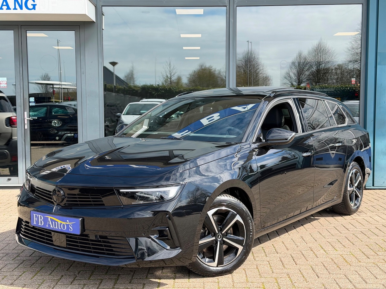 Opel Astra Sports Tourer - 1.2 Turbo GS Airco Camera Panodak Cruise Full Options - AutoWereld.nl