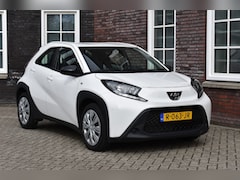 Toyota Aygo X - 1.0 VVT-i MT Play Wij zijn op afspraak geopend Graag bellen voor uw komst
