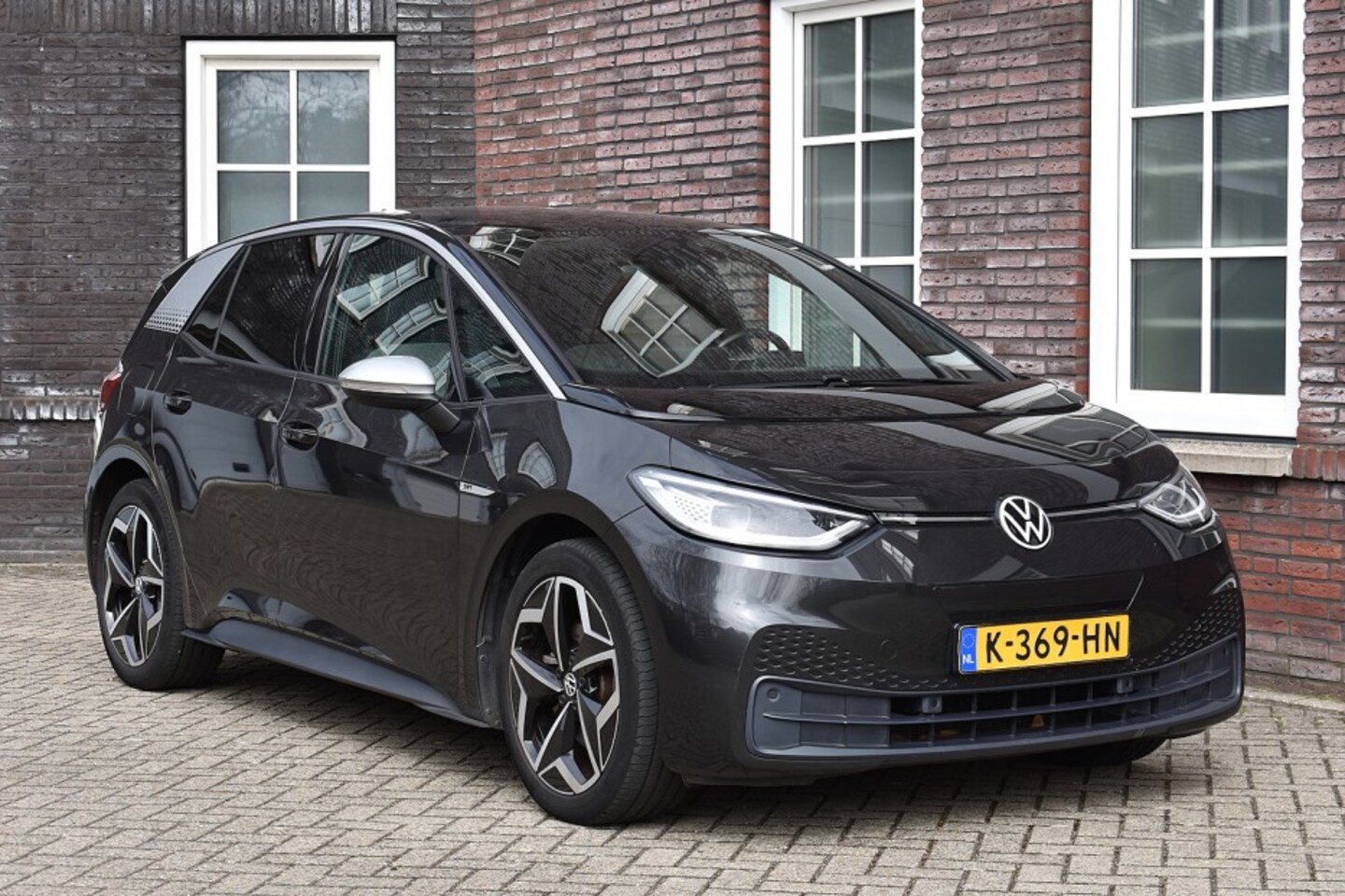 Volkswagen ID.3 - First Plus 58 kWh SOH 84% Wij zijn op afspraak geopend! Graag bellen voor uw komst. - AutoWereld.nl