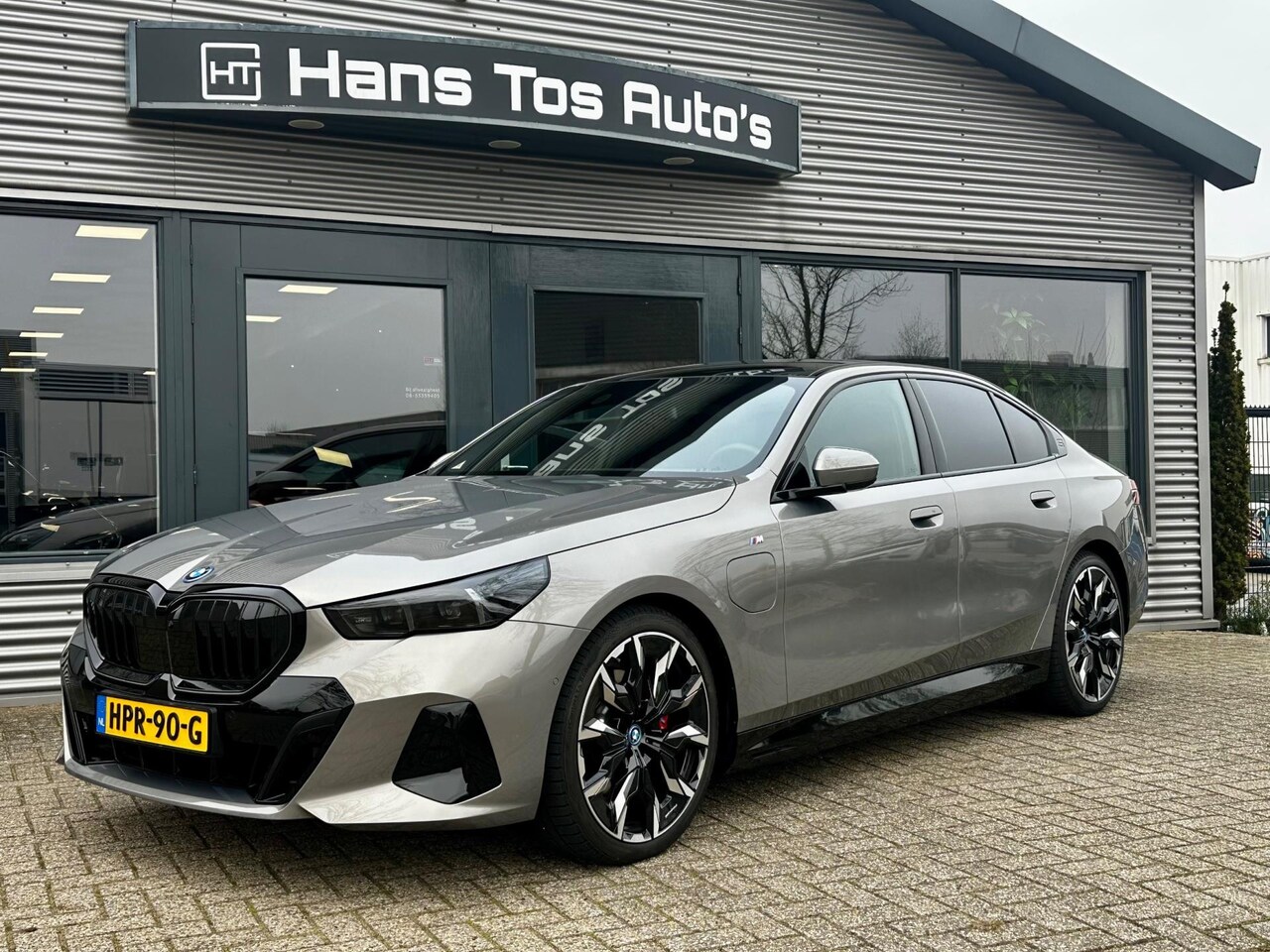 BMW 5-serie - 530e M Sport PRO Edition / Panorama / HUD / Adapt Crc / H&K/ Trekhaak - AutoWereld.nl