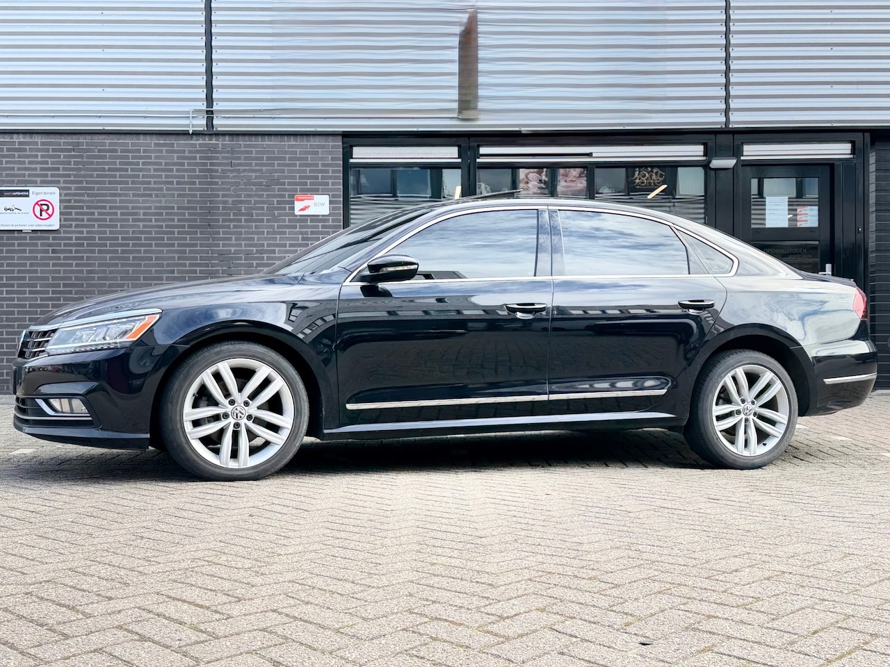 Volkswagen Passat - 2.0 TSI Highline 4-deurs automaat,Schuifkanteldak,Navi, - AutoWereld.nl