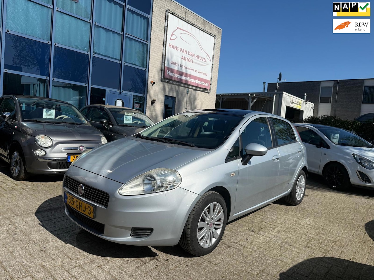 Fiat Grande Punto - 1.2 Dynamic 1.2 Dynamic 5-drs, Airco, APK 12/26, Panorama dak - AutoWereld.nl