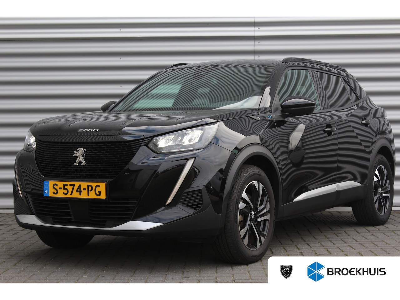 Peugeot e-2008 - EV 136PK ALLURE PACK AUTOMAAT / NAVI / LEDER / CLIMA / LED / PDC / 17" LMV / CAMERA / KEYL - AutoWereld.nl