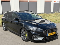 Ford Focus Wagon - 2.3 EcoBoost ST-3, Pano, Performance pack