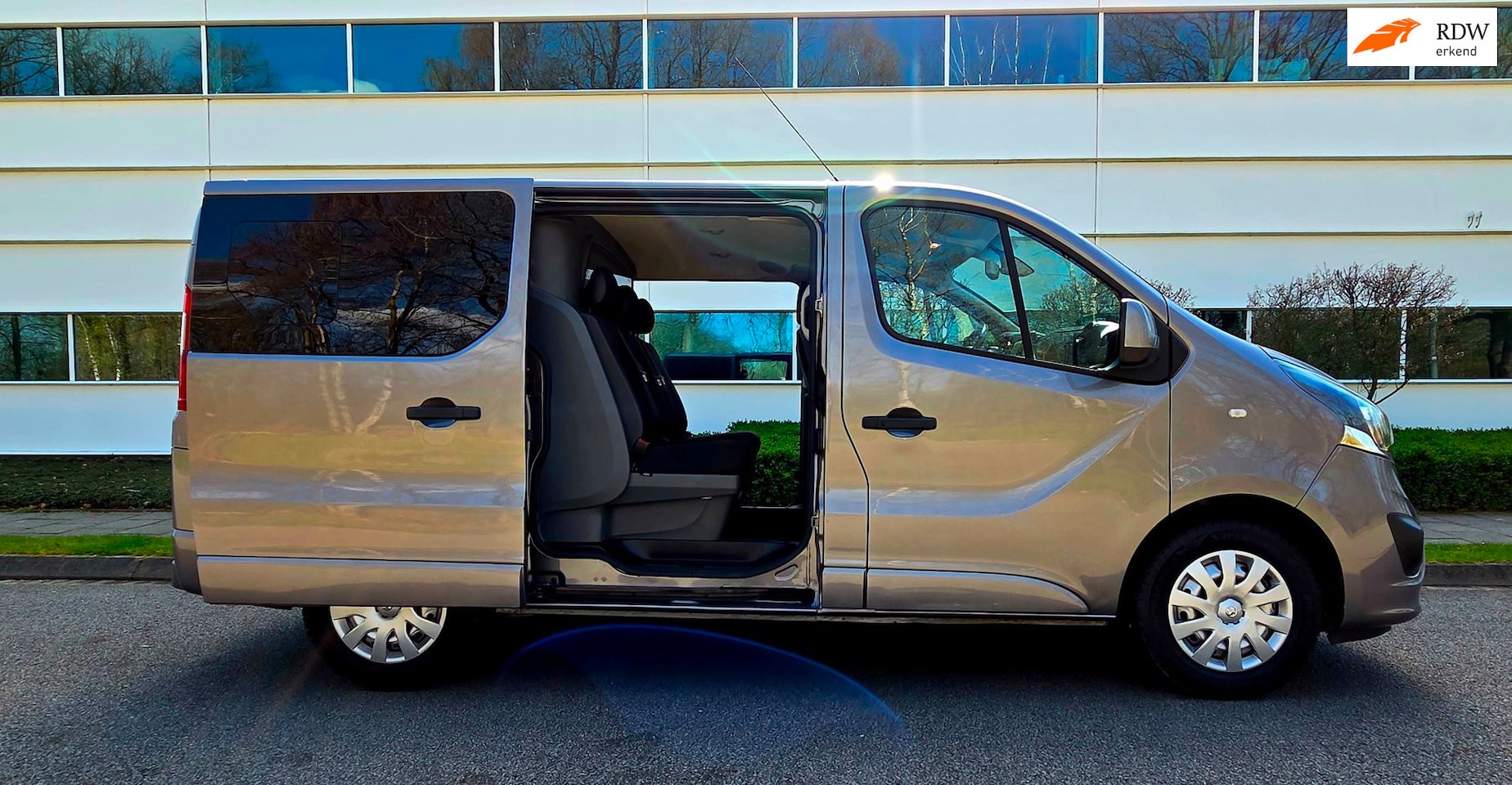 Opel Vivaro - 1.6 CDTI DC Sport Edition 6pers.2x schuifdeur - AutoWereld.nl