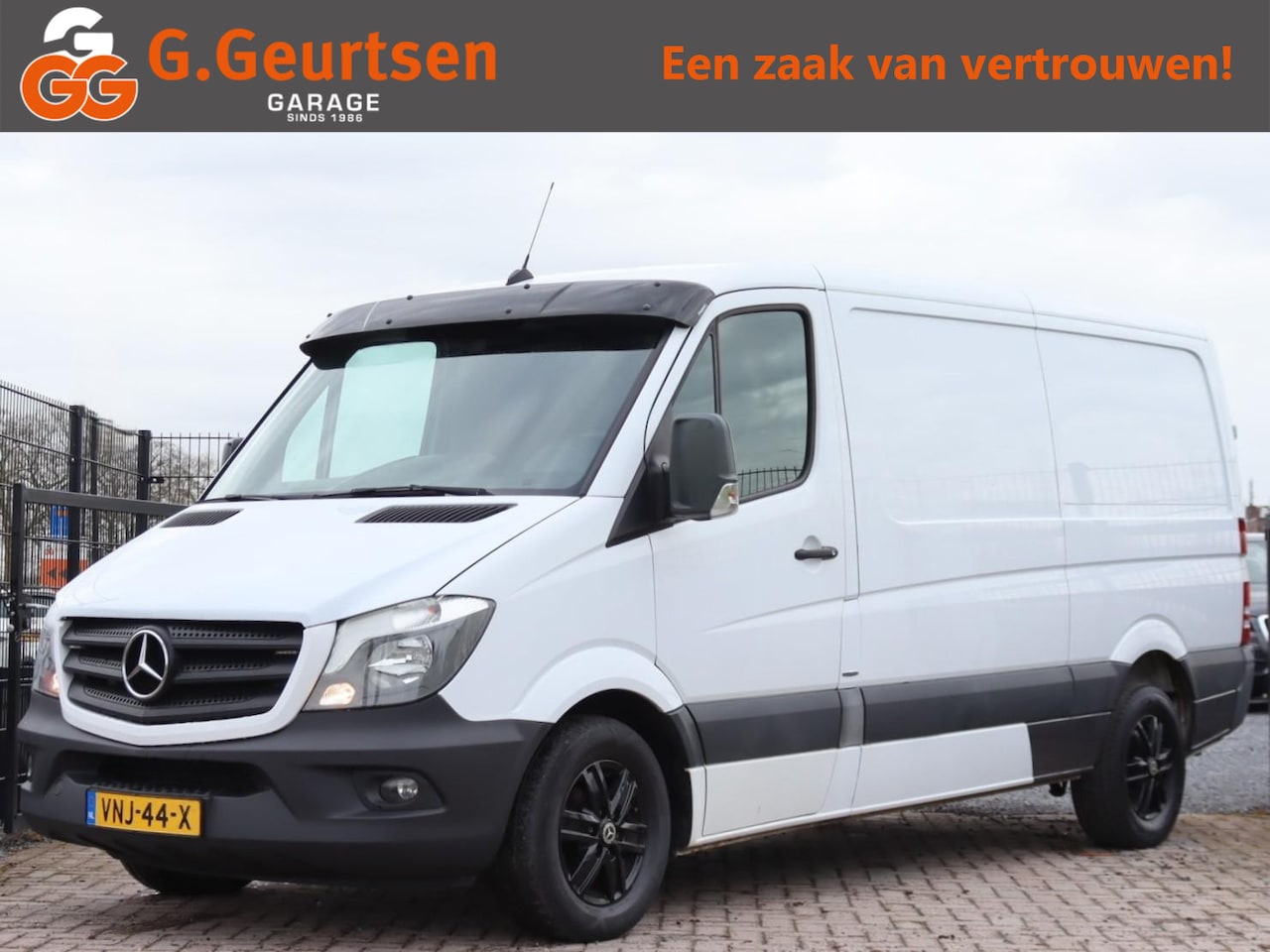 Mercedes-Benz Sprinter - 319 3.0 V6 BlueTEC L2H1 Stoelverwarming, Trekhaak, Camera, Apple Carplay/Android Auto - AutoWereld.nl