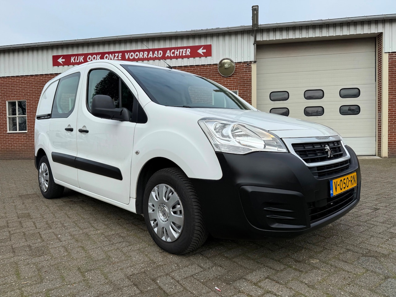 Peugeot Partner - 120 1.6 BlueHDi automaat euro 6 klep airco cruise - AutoWereld.nl