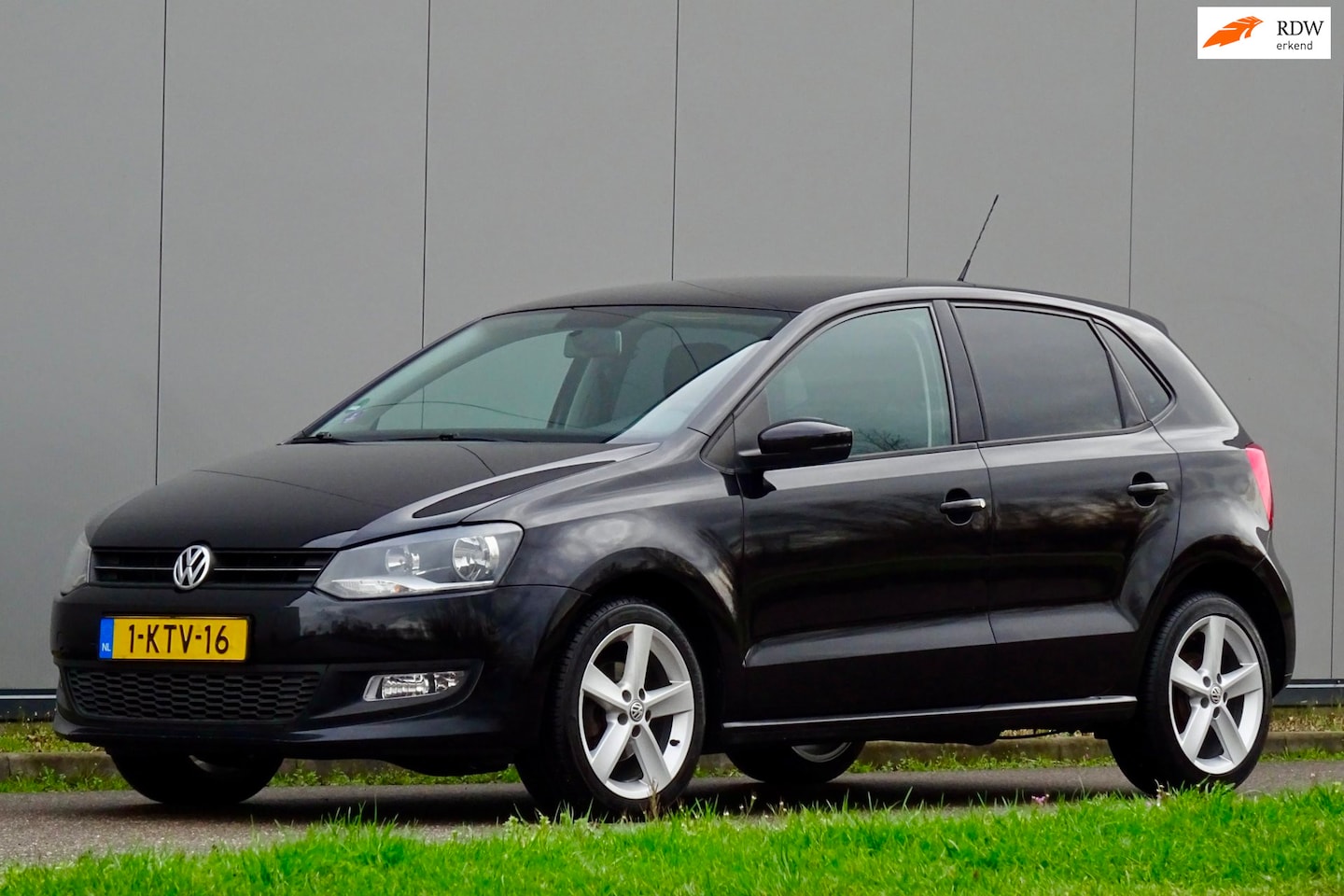 Volkswagen Polo - 1.4 16V Highline /// SPORT /// 5-Drs / APK / - AutoWereld.nl