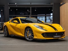 Ferrari 812 Superfast - V12 HELE Atelier Full Carbon 6.5 V12 Superfast Giallo Triplo Painted Stripe