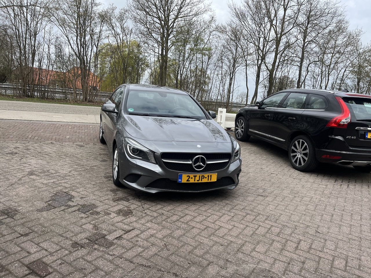 Mercedes-Benz CLA-Klasse - 180 Ambition AMG TREKHAAK ZWARTE HEMEL NAVI CRUISE - AutoWereld.nl