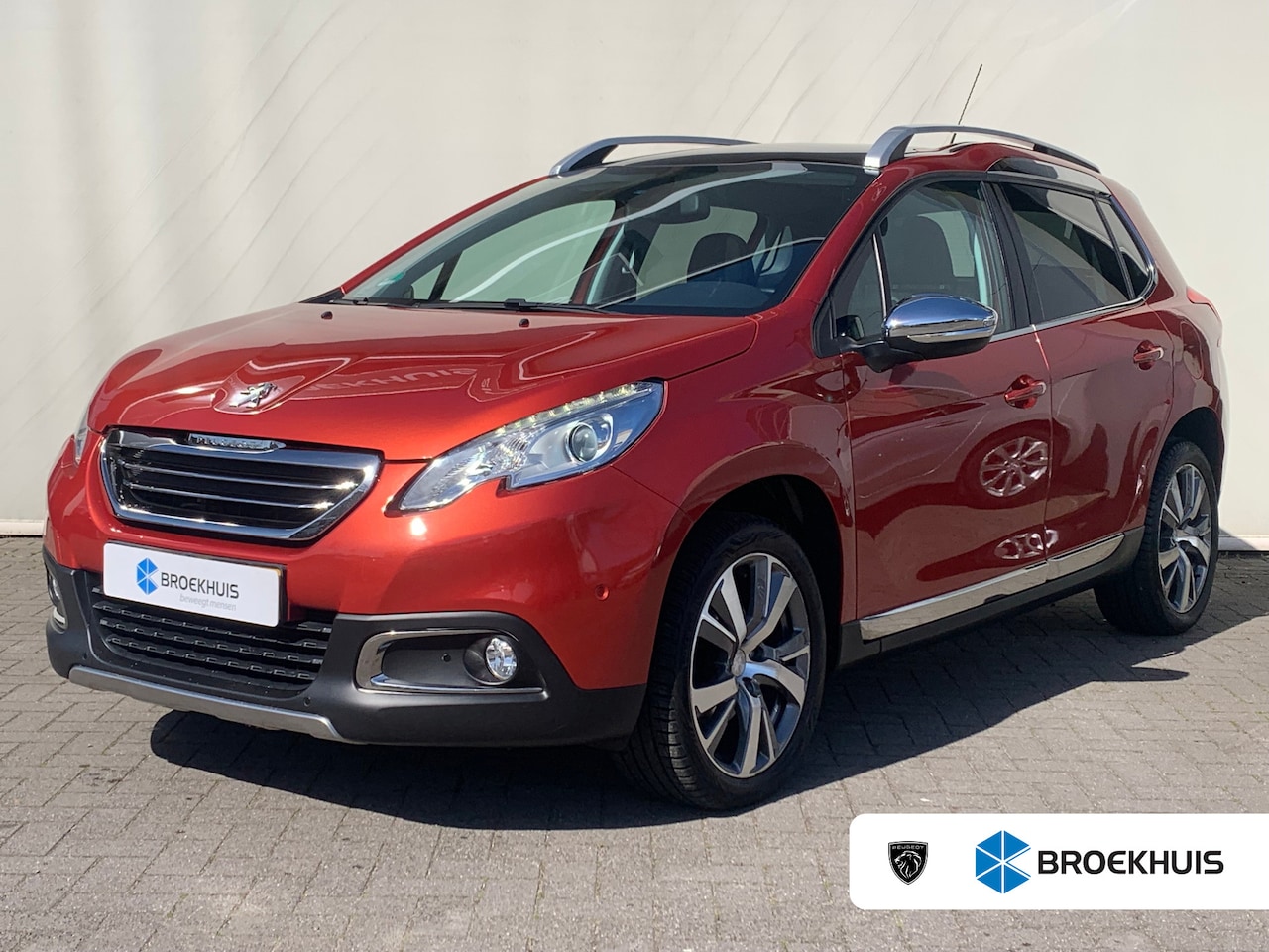 Peugeot 2008 - 1.2 PureTech Allure | Airco | Bluetooth | Cruise Control | LMV 17" | Motor is gereviseerd - AutoWereld.nl