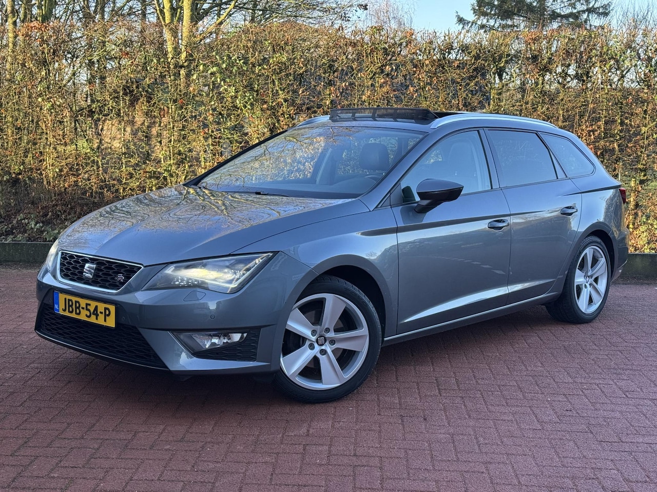 SEAT Leon ST - 1.4 TSI ACT 150PK FR DEALER CarPlay Panoramadak - AutoWereld.nl