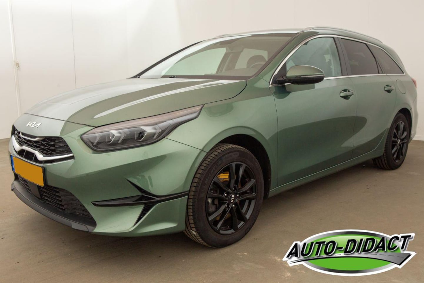 Kia Cee'd - Ceed 1.5 T-GDi Automaat Motorschade MHEV DynamicPlusLine - AutoWereld.nl