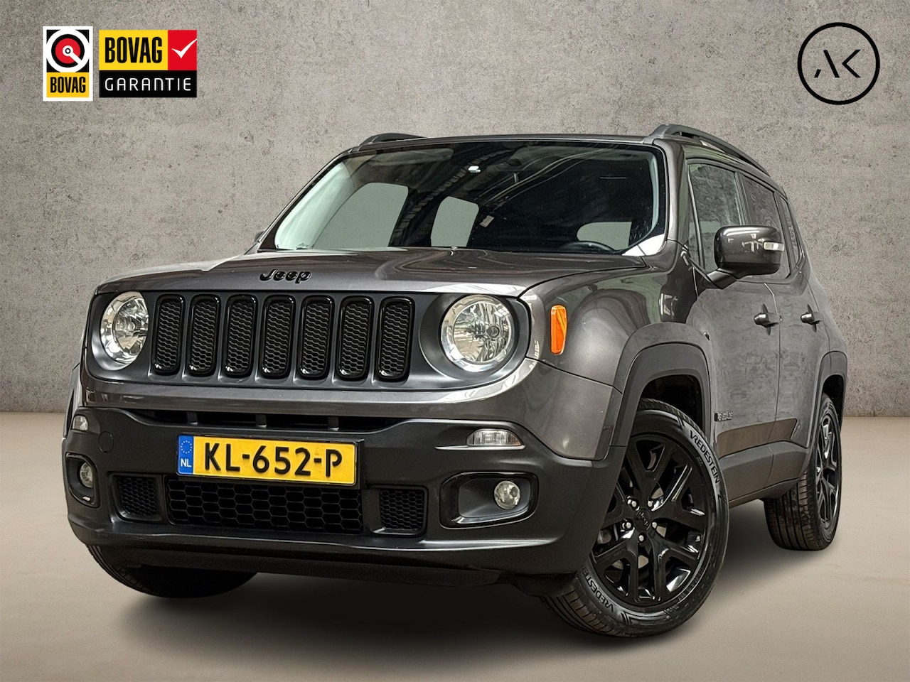 Jeep Renegade - 1.6 E-Torq Black Sport (NAVIGATIE, GETINT GLAS, PARKEERSENSOREN, SPORTSTOELEN, CRUISE, NIE - AutoWereld.nl