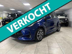 Toyota Yaris - 1.5 Hybrid First Edition Navigatie, Climate controle, Achteruitrij camera
