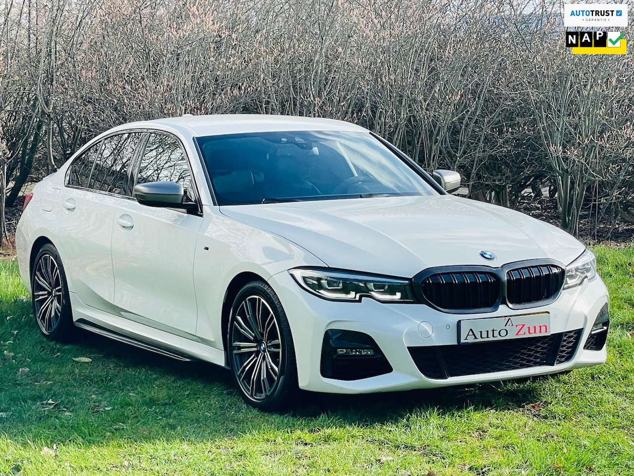 BMW 3-serie - 320i Business Edition M Sport pakket Automaat Navi CarPlay Carbon pakket/NL Auto - AutoWereld.nl