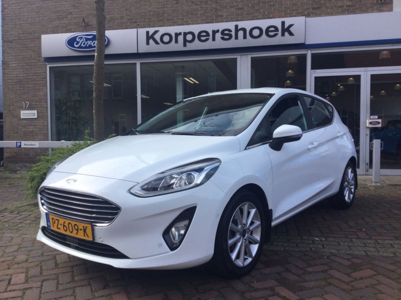 Ford Fiesta - 1.0 100 pk EcoB. Titanium | Nw. distributieriem | Camera achter. - AutoWereld.nl