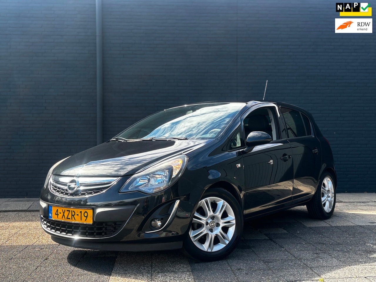 Opel Corsa - 1.4-16V BlitZ | Stuur & Stoelverwarming | Navi - AutoWereld.nl
