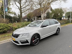 Skoda Octavia - 2.0 TSI DSG RS 230 Challenge•Pano•NardoGrey