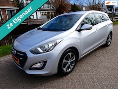 Hyundai i30 CW - 1.4 i-Drive 101pk 2e eigenaar Airco Cruise LED PDC Historie