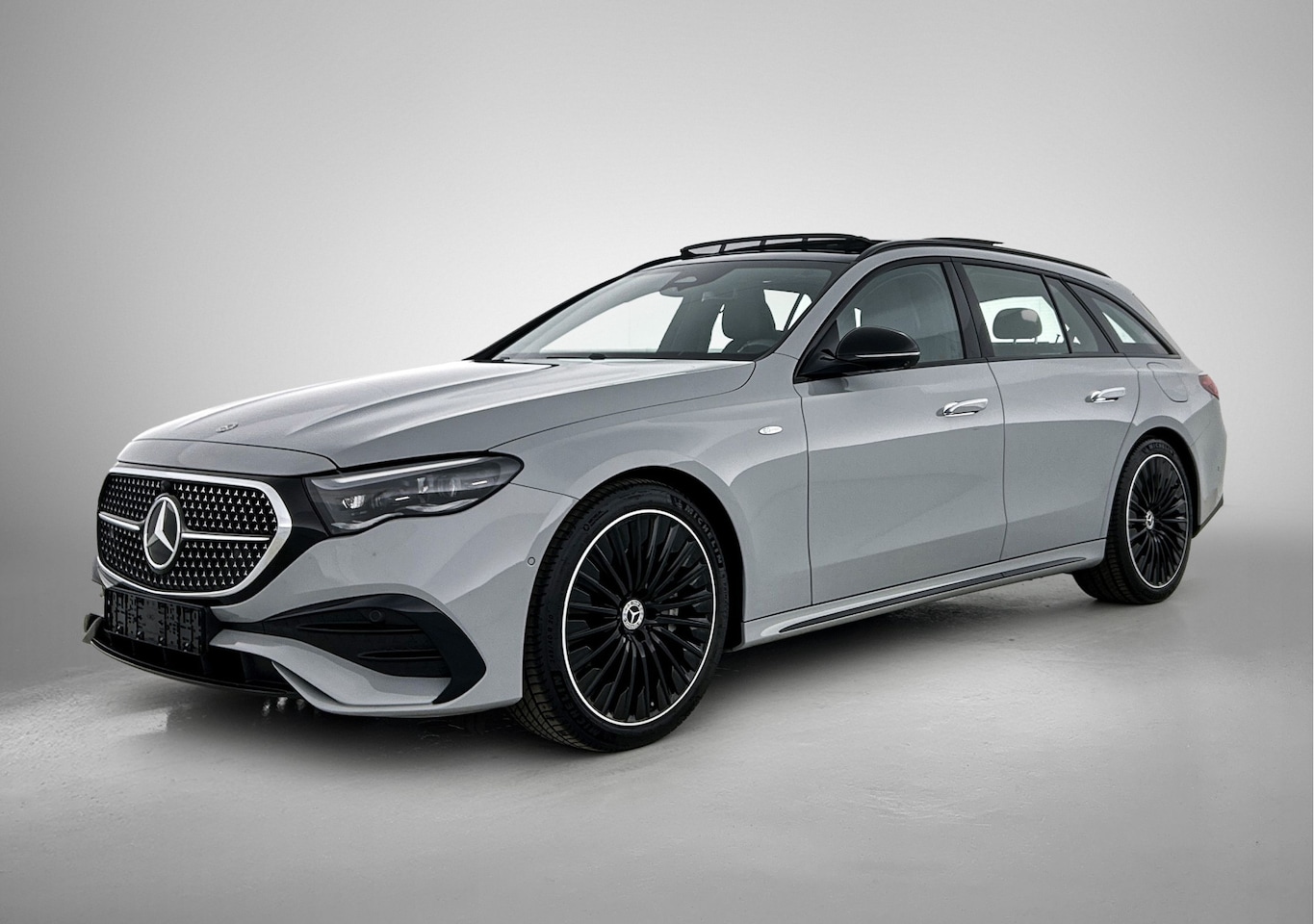 Mercedes-Benz E-klasse Estate - 300 e AMG Plug-In Hybride | AMG Line | Night Pakket | Trekhaak | MBUX Superscreen | Panora - AutoWereld.nl