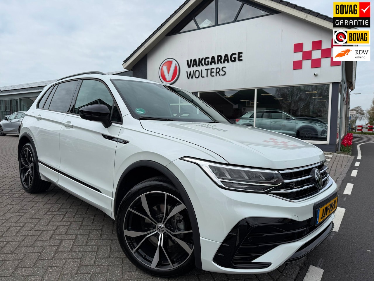 Volkswagen Tiguan - 1.5 TSI R-Line Business/Apple Carplay/ RIJKLAARPRIJS - AutoWereld.nl