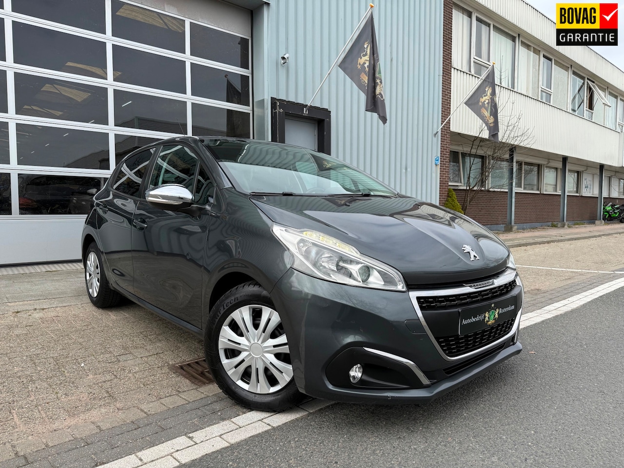 Peugeot 208 - 1.2 PureTech Urban Soul 5-DRS ECC/AIRCO/PDC/NAVI - AutoWereld.nl