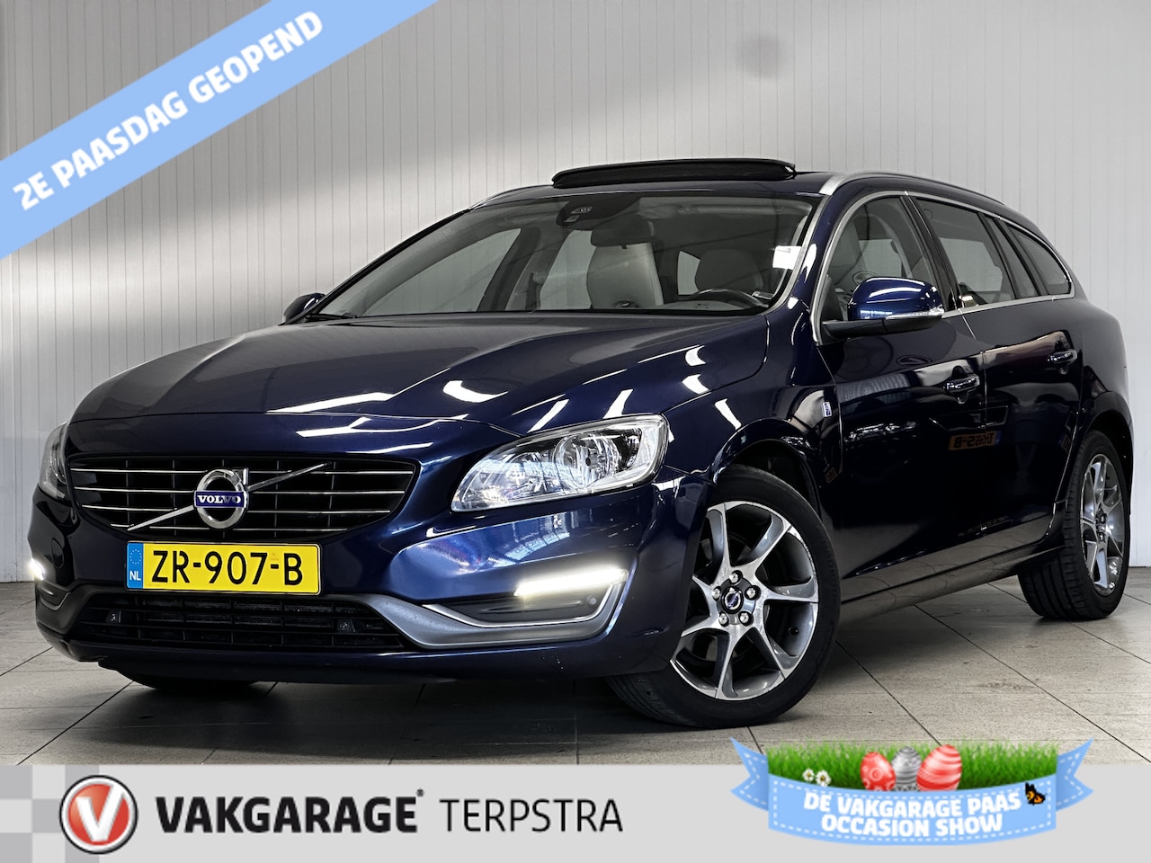 Volvo V60 - 2.0 D4 Ocean Race/ D-Riem Verv 166.000KM!/ Trekhaak/ Automaat/ Schuif-Kantel Dak/ Camera/ - AutoWereld.nl