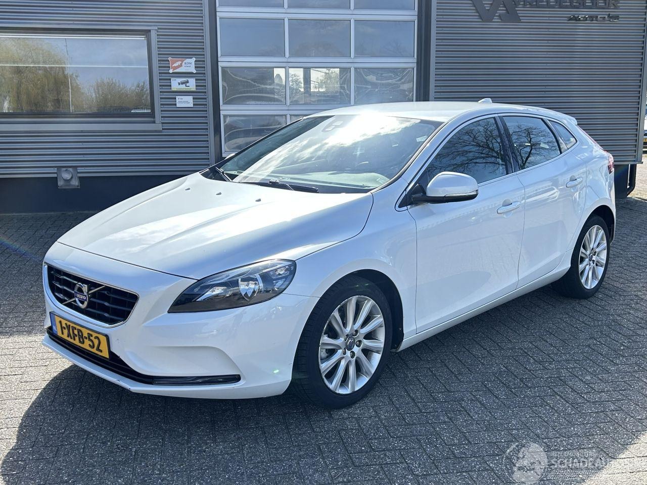 Volvo V40 - V-40 1.6 T2 Summum - AutoWereld.nl
