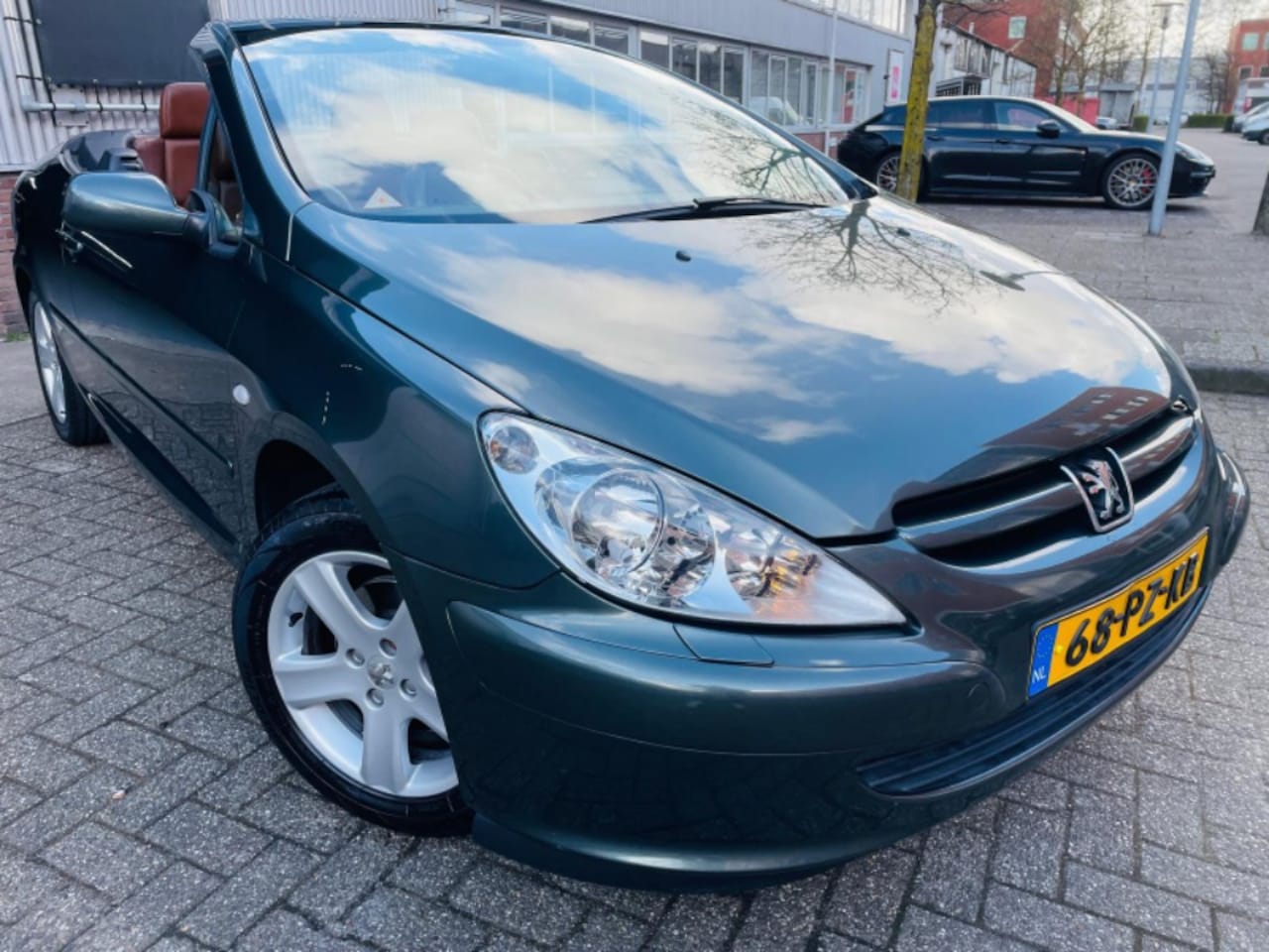 Peugeot 307 CC - 2.0-16V KLIMATRONIC LEDER NETTE STAAT - AutoWereld.nl