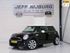 MINI Cooper S - 1.6 Pepper 184PK Xenon Bluetooth Navigatie Leer 17"Velgen Climatronic Cruise-control Garan