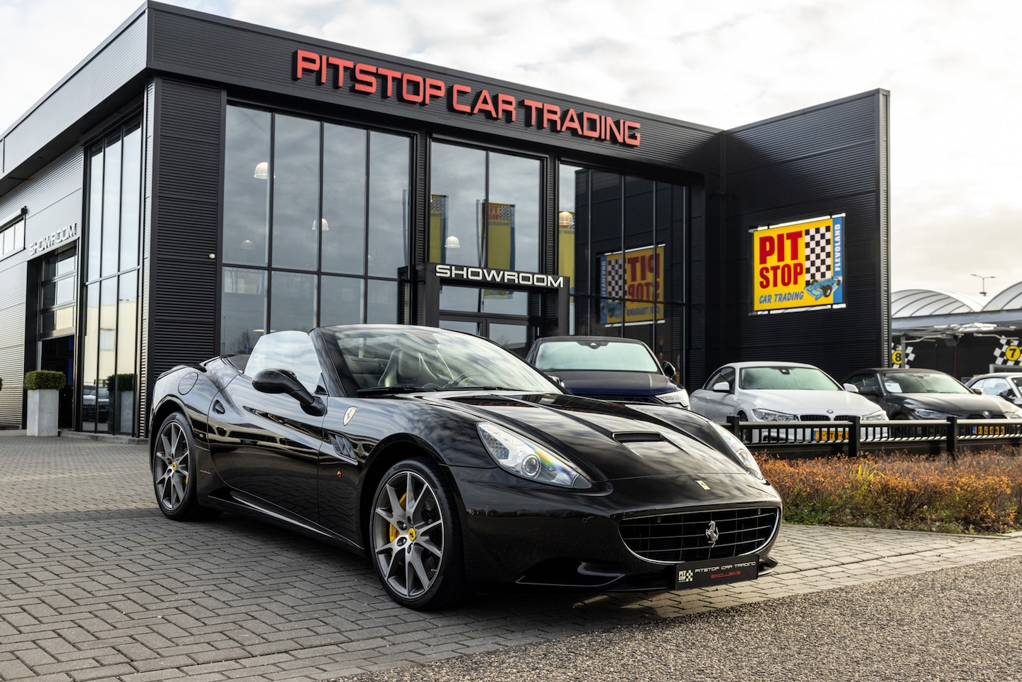 Ferrari California - 4.3 V8 4.3 V8, Carbon Sportstoelen, NL auto, Ferrari serviced! - AutoWereld.nl