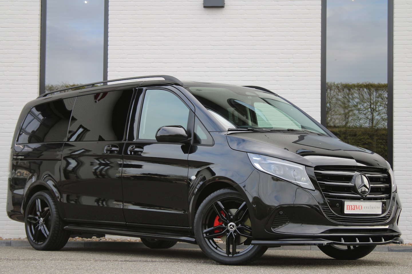 Mercedes-Benz Vito - 119 CDI / Aut / Lang / DC / 2x Schuifdeur / Leer / Led / Camera / Vol Opties / NIEUWSTAAT - AutoWereld.nl