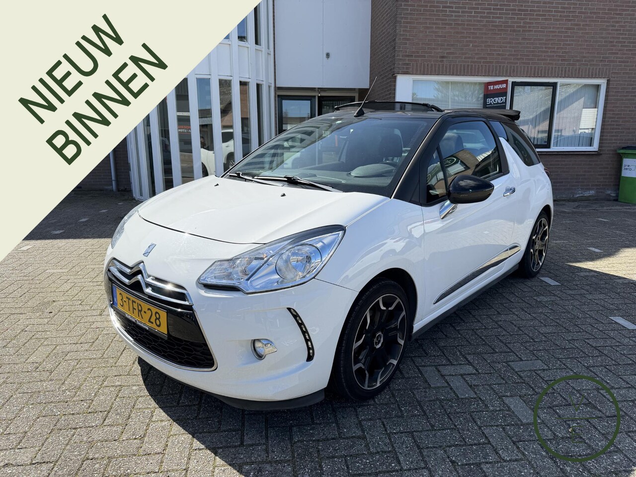 Citroën DS3 Cabrio - 1.2 VTi Chic | Clima | Navi | NWE APK | - AutoWereld.nl