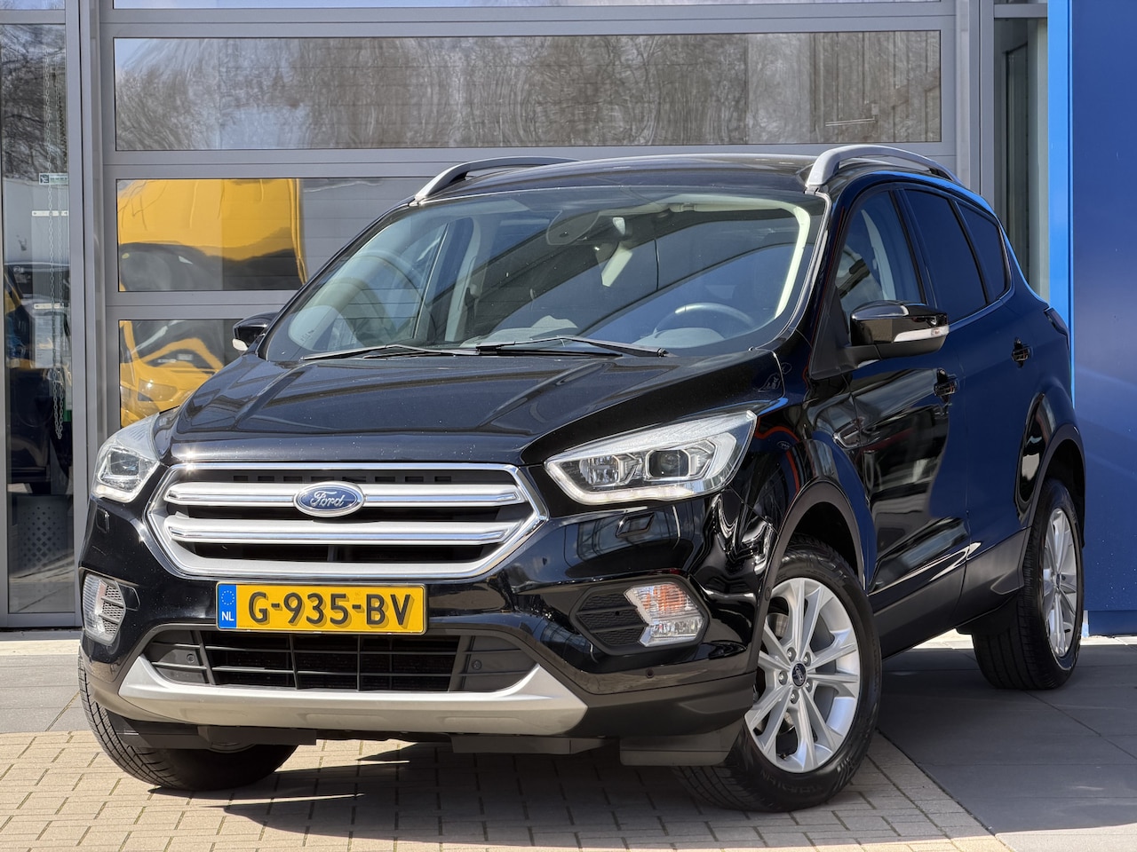 Ford Kuga - 1.5 EcoBoost Titanium | Trekhaak | 2.000kg trekgw. | All season | Xenon | Navigatie | Appl - AutoWereld.nl