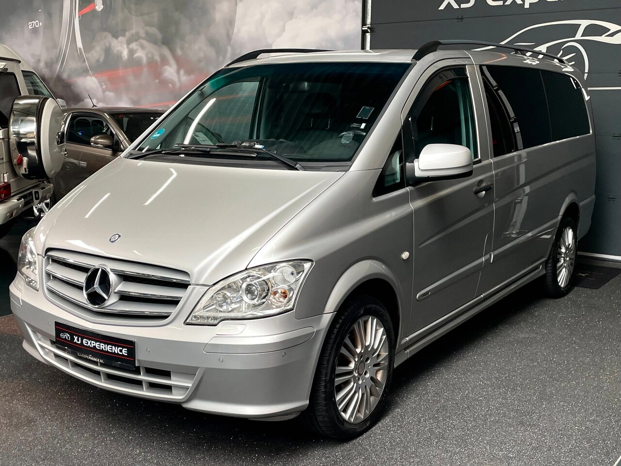 Mercedes-Benz Vito - 113 CDI 320 Lang DC Luxe LEER NAVI CARPLAY - AutoWereld.nl
