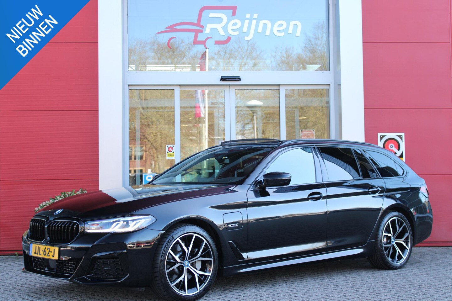 BMW 5-serie Touring - 530e xDrive M-SPORT BUSINESS EDITION PLUS | PANORAMA SCHUIF/KANTEL DAK | HARMAN KARDON AUD - AutoWereld.nl