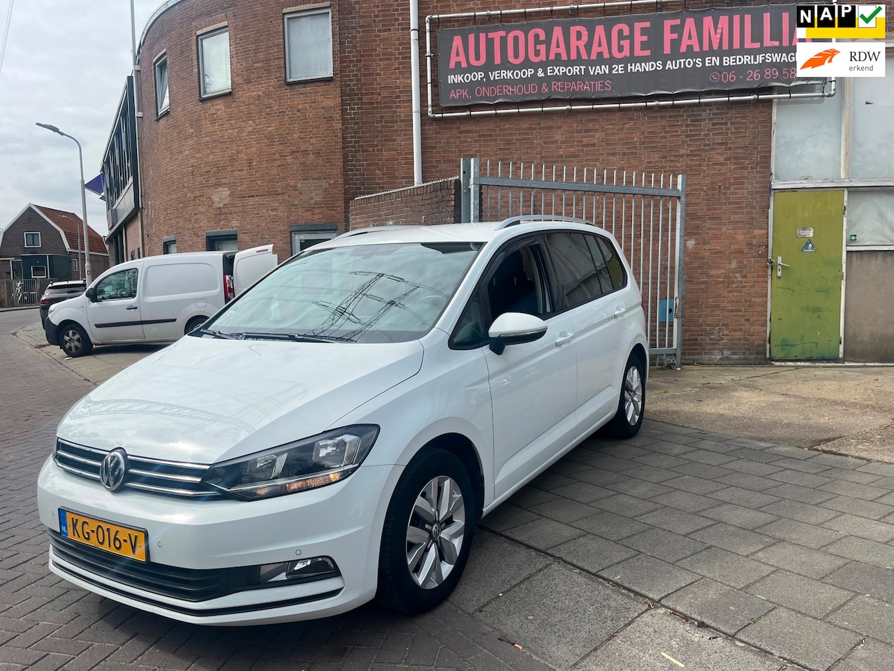 Volkswagen Touran - 1.6 TDI SCR Connected Series 1.6 TDI SCR Connected Series - AutoWereld.nl