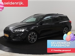 Ford Focus - 1.0 EcoBoost ST Line | Panoramadak | Trekhaak | Stoelverwarming | Adaptive cruise | Camera
