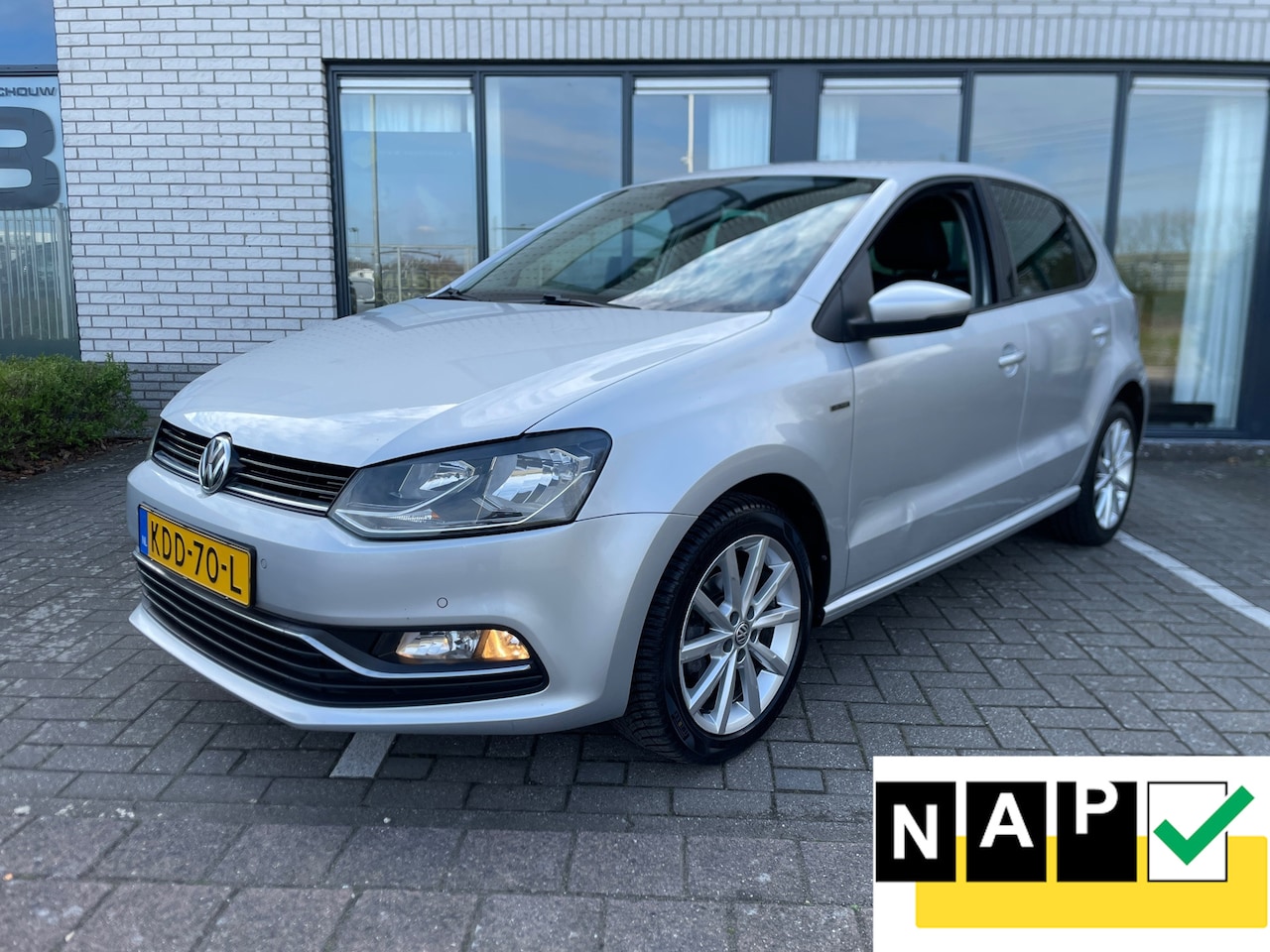 Volkswagen Polo - Long Navi Cruis Lm Velgen Pdc 1.2 TSI Highline - AutoWereld.nl