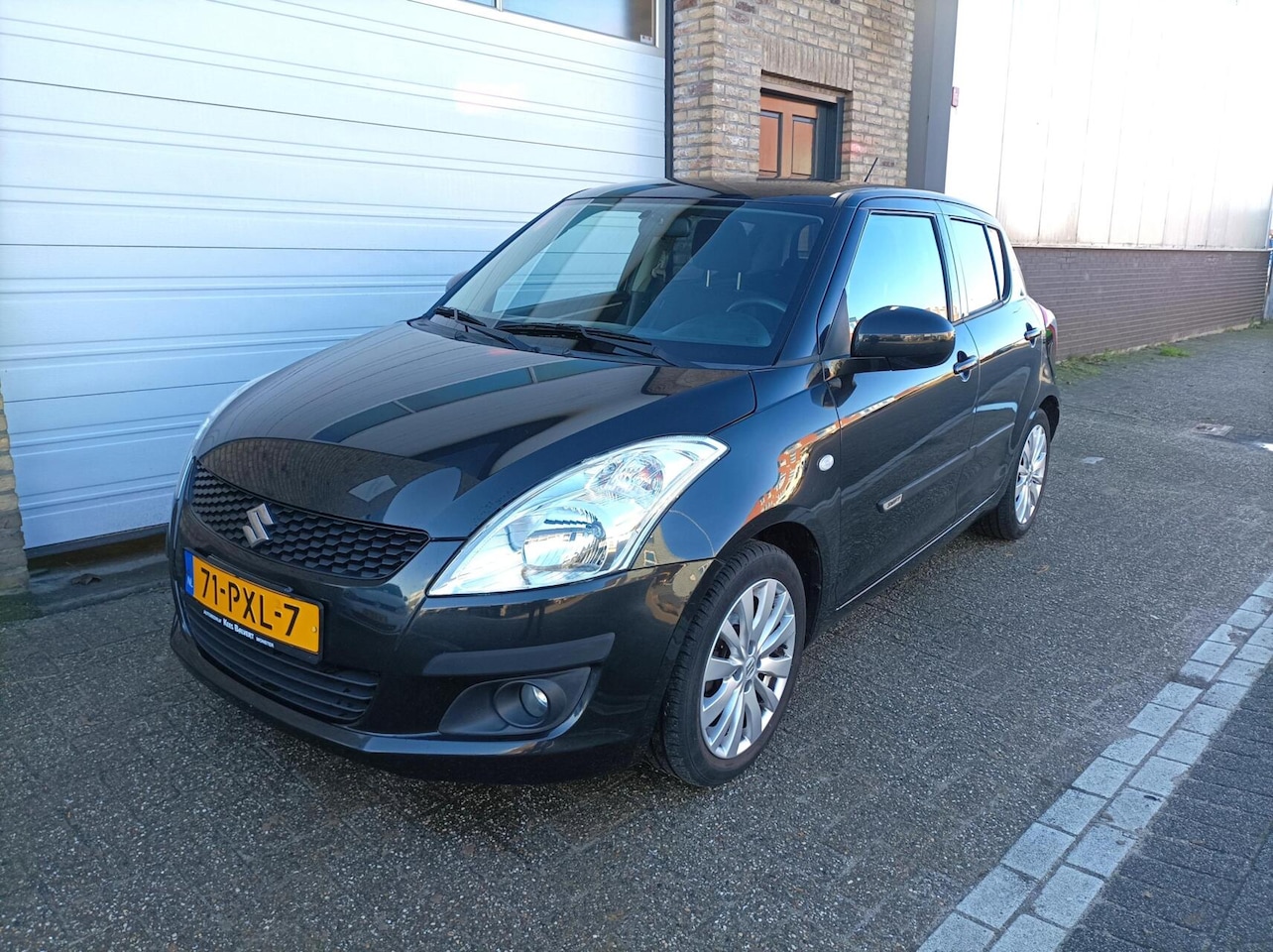 Suzuki Swift - 1.2 Exclusive Clima/Keyless APK 01-2027 - AutoWereld.nl
