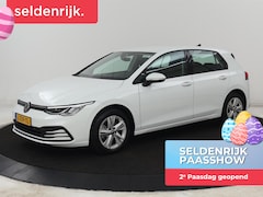 Volkswagen Golf - 1.0 eTSI Life | Carplay | Sfeerverlichting | Adaptive cruise | Navigatie | Parkeerhulp | F