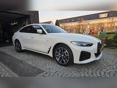 BMW i4 - eDrive40 High Executive M-Sport | HE | HK | HUD | stuurverwarming | lendensteun elektrisch