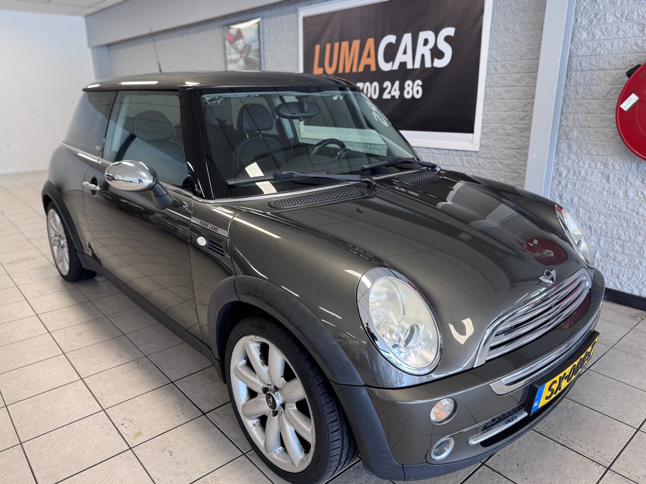 MINI Cooper - Mini 1.6 | tijdloos model | Pano dak | Airco | - AutoWereld.nl