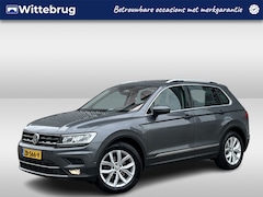 Volkswagen Tiguan - 1.5 TSI ACT Highline / Digitaal dashboard / Pano / Navigatie / App connect / Camera / Park