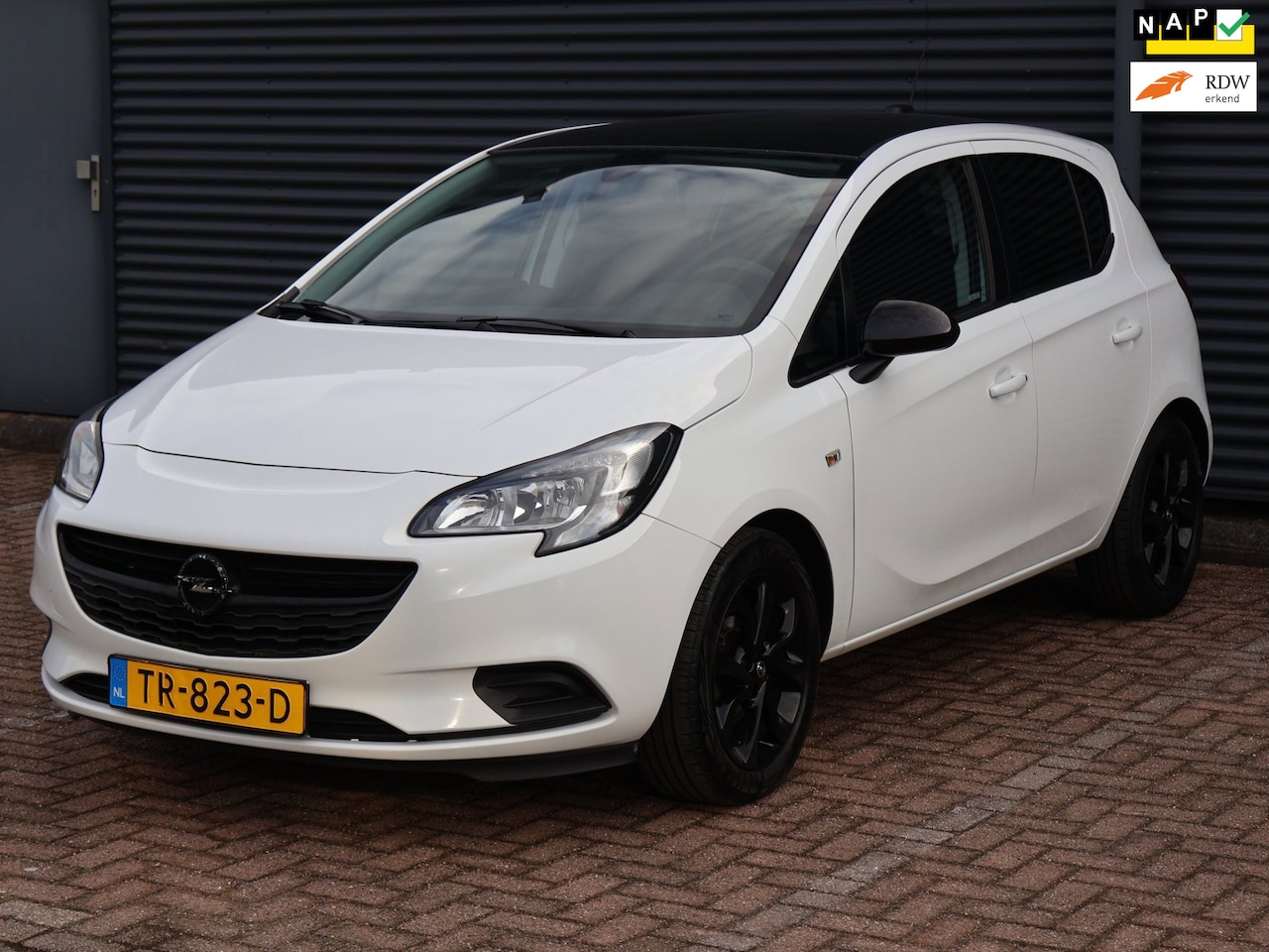 Opel Corsa - 1.4 Black Edition|Carplay|Nav|Airco|Cruise|PDC| - AutoWereld.nl