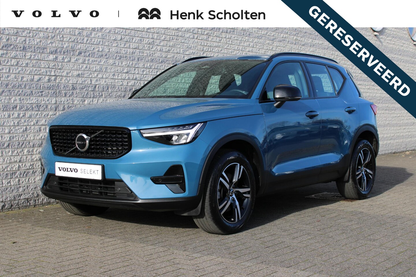 Volvo XC40 - B4 Automaat Plus Dark | Semi elektrische trekhaak | Verwarmbare voorstoelen+stuurwiel+voor - AutoWereld.nl