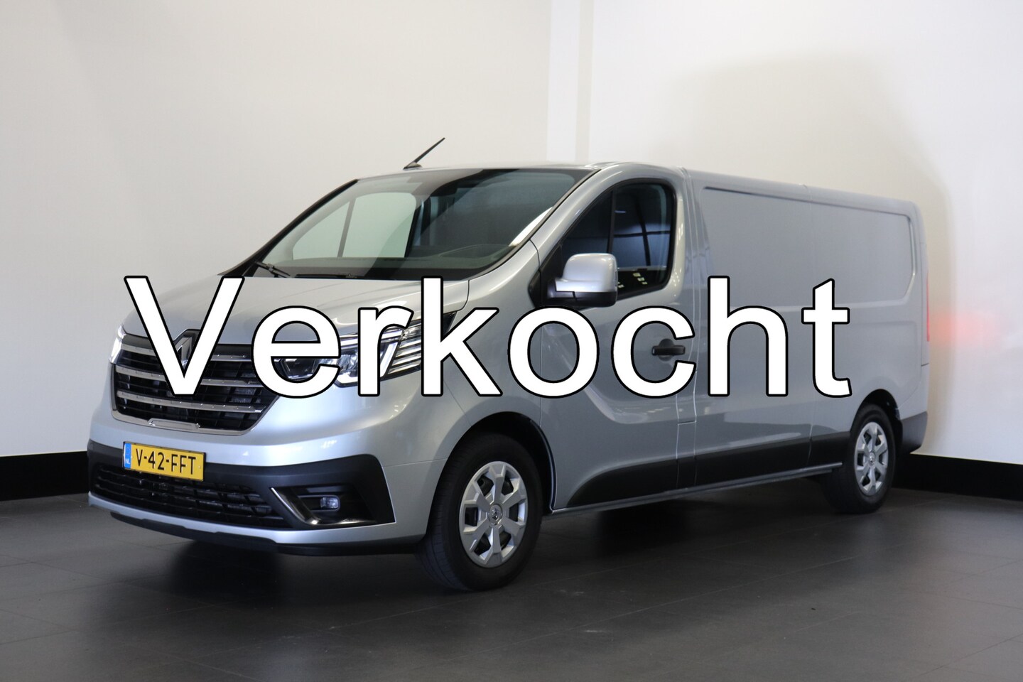 Renault Trafic - 2.0 dCi 110PK L2 - EURO 6 - Airco - Cruise - PDC - € 24.950,- Excl. - AutoWereld.nl