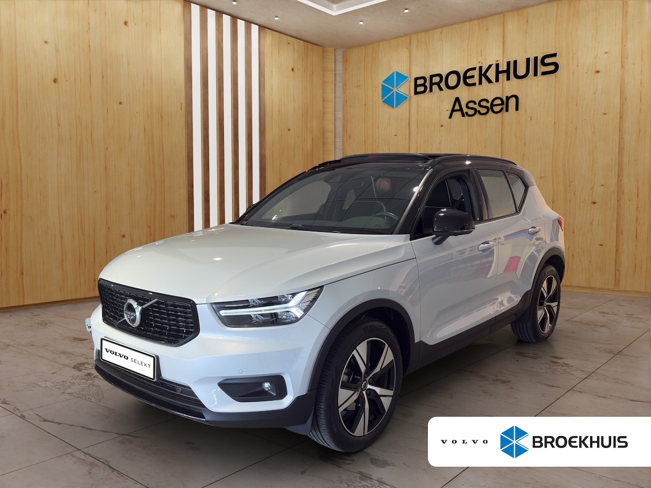 Volvo XC40 - T3 R-Design Panoramadak | Trekhaak | Harman Kardon | 360 camera | Stoel + Stuurverwarming - AutoWereld.nl